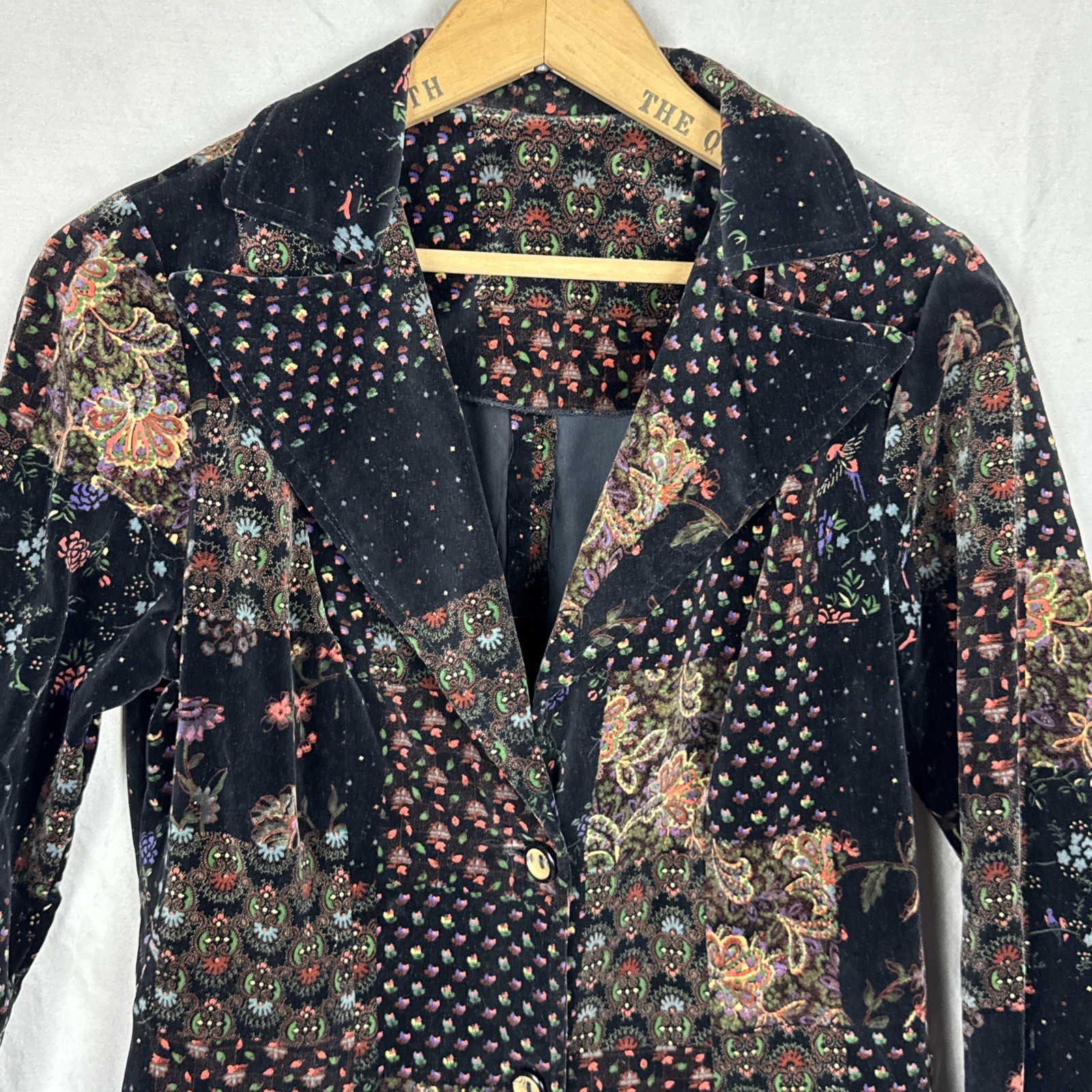 Vintage 1970s Velvet Patchwork Floral Black Blazer Womens XS/S/M *SEE MEAS!