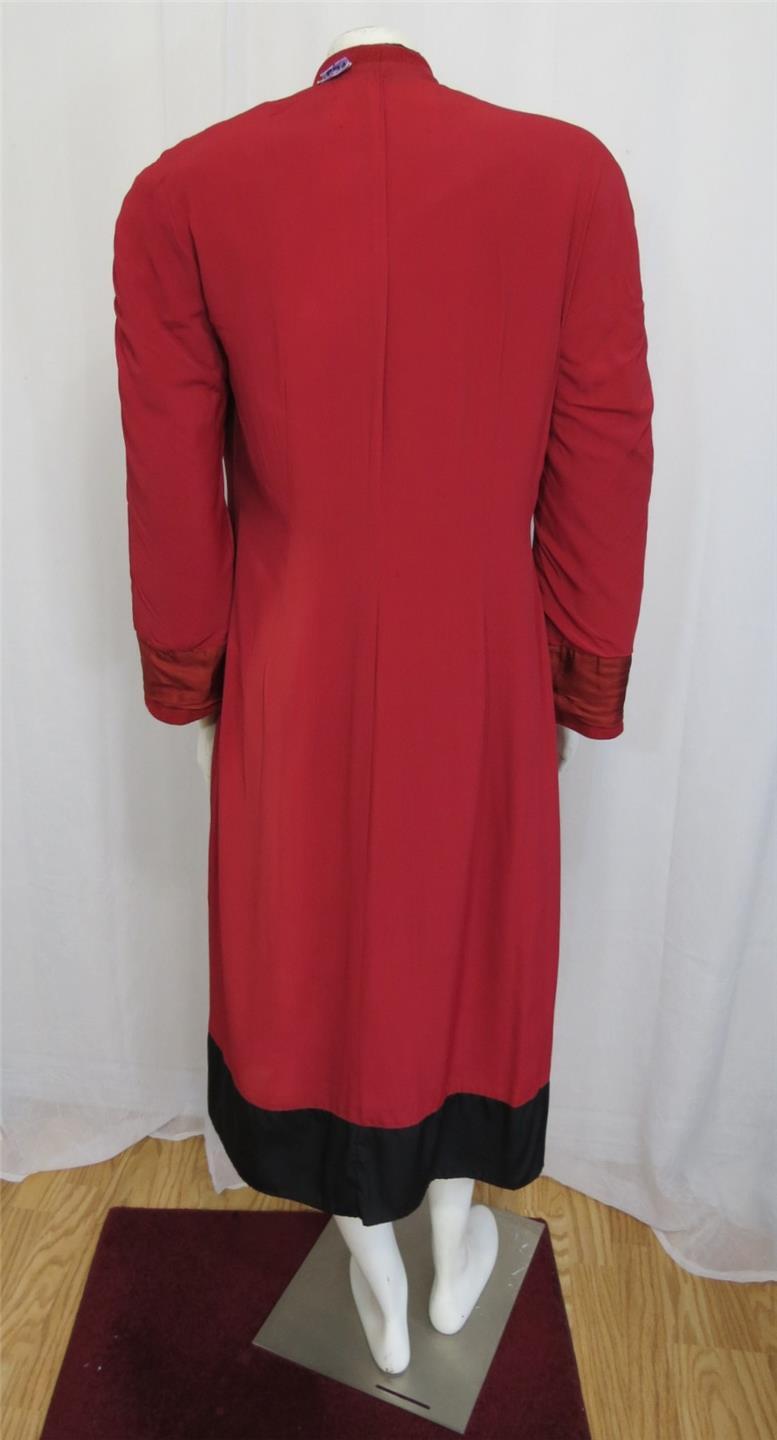 Pauline Trigere Extremely rare 1940’s designer wool and velvet coat. US size M