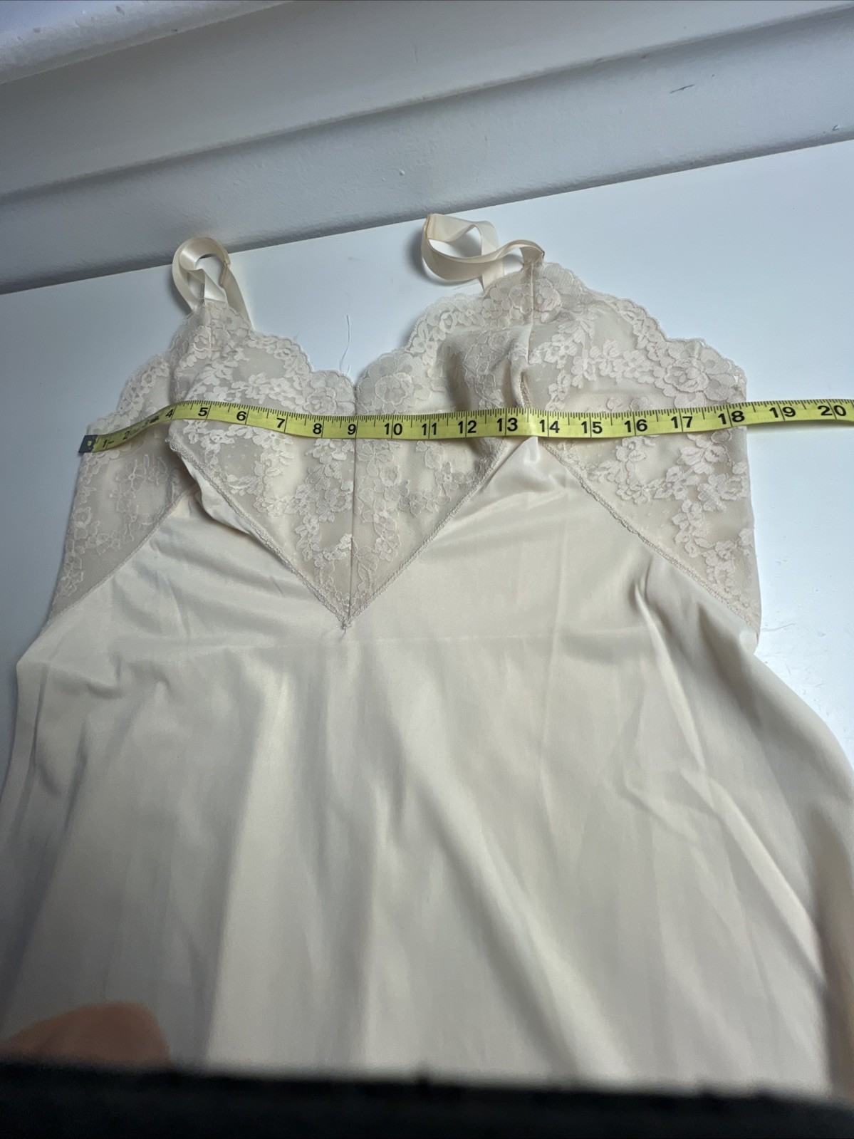 Vtg KOMAR Size 38 Average Tan Satin Nylon Slip Dress Wide Lace Trim Lined Y2K