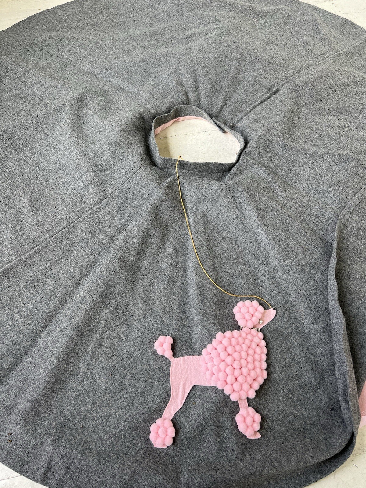 VTG 1950’s Felt Gray Pink Jewel Popcorn Poodle Dog Crinoline 360 Skirt EXCELLENT