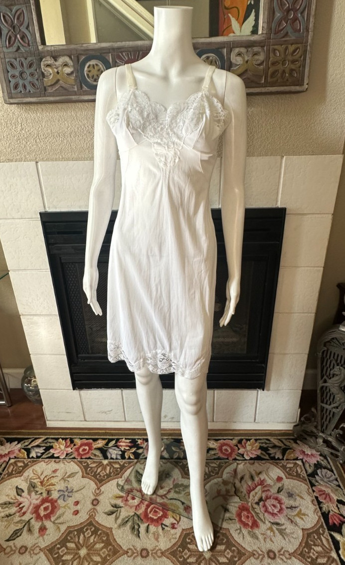Vintage Sears Anti-Cling Antron Nylon Full Slip Silky White Sz 32