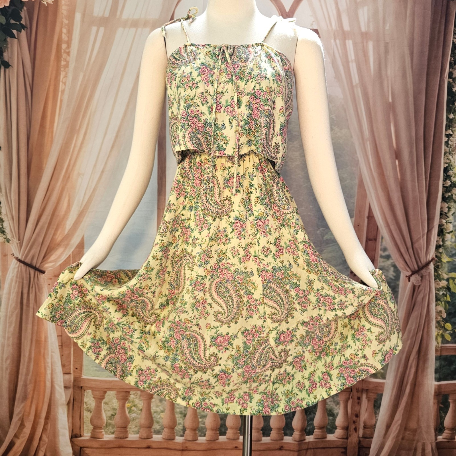 Vintage 1970s Dress Sundress Buttery Yellow Paisley Floral Print Adjustable