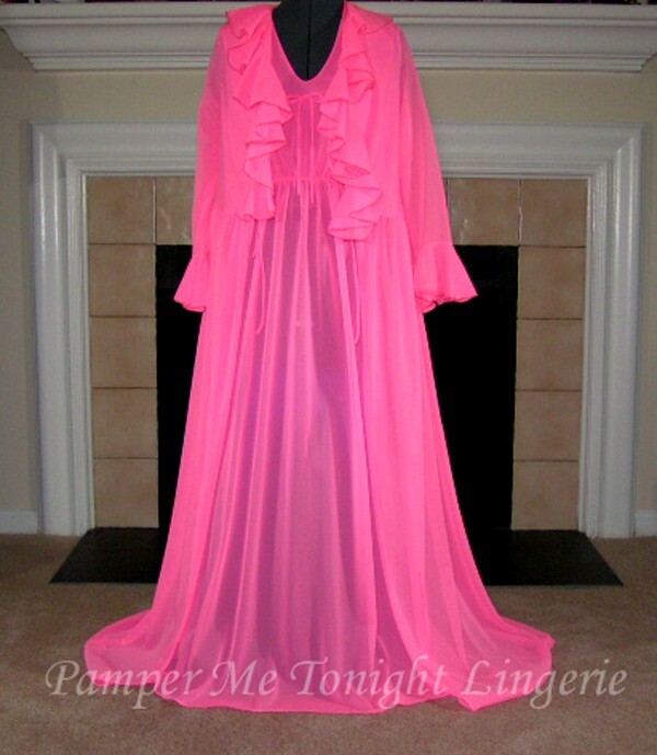 Vintage Pink 1960s Flounce Nightgown and Dressing Gown Robe Set XL