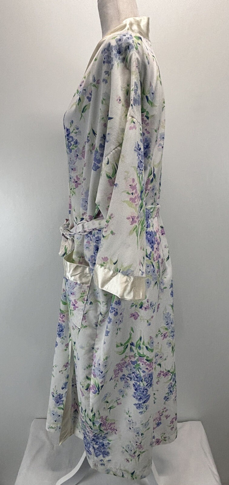 Vtg Appel Floral Robe Women’s Belted Cottagecore 24” Bust Satin Trim