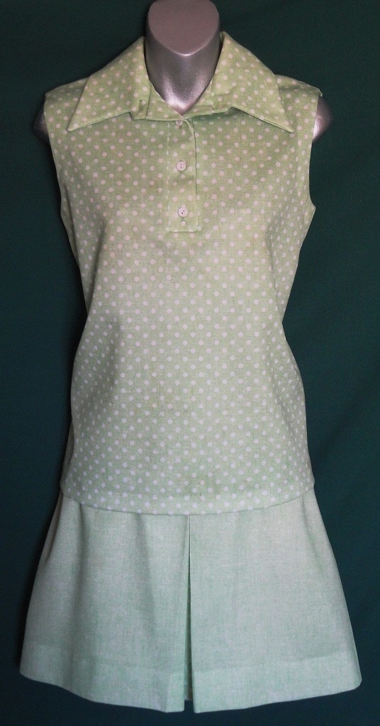 Vintage 70’s Green Polka Dot Top & Shorts Skorts Set B36