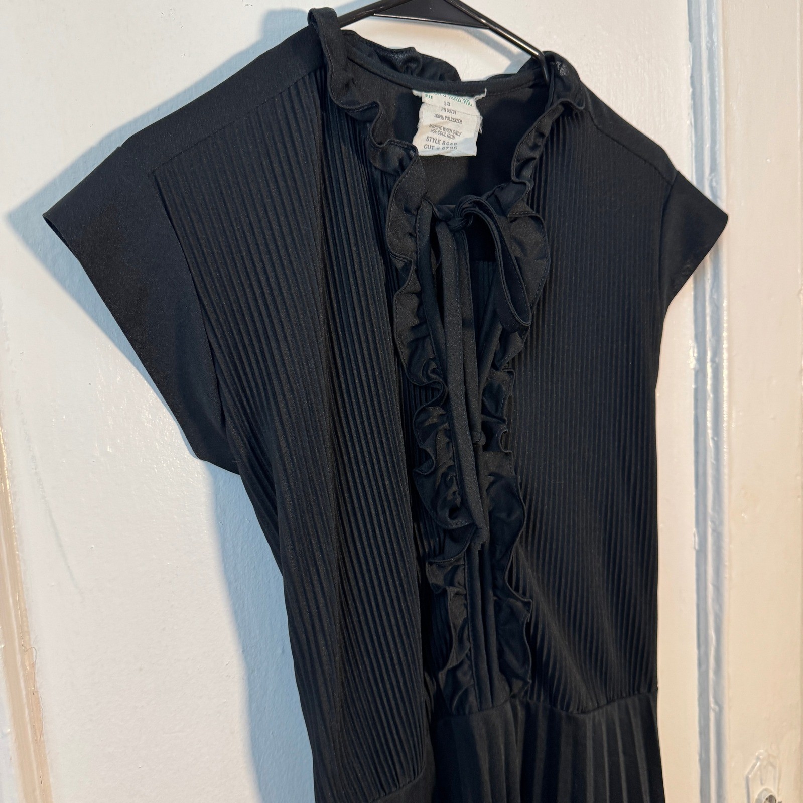True Vintage 70s Queen’s Row Black Pleated Ruffle Midi Dress Size 18 Whimsigoth