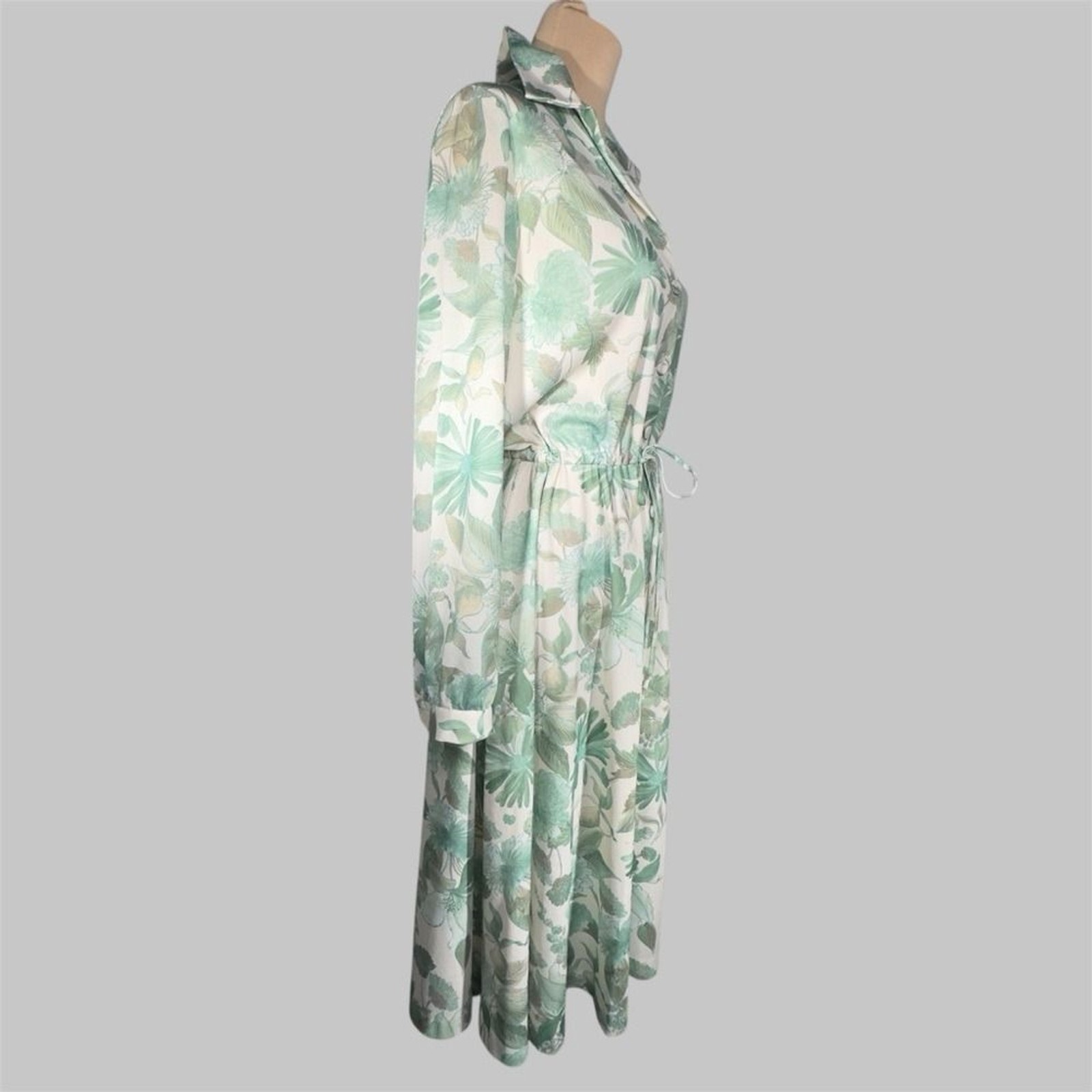 70’s Vintage Green Midi Dress with Notched Collar and Bishop Sleeves sz 16