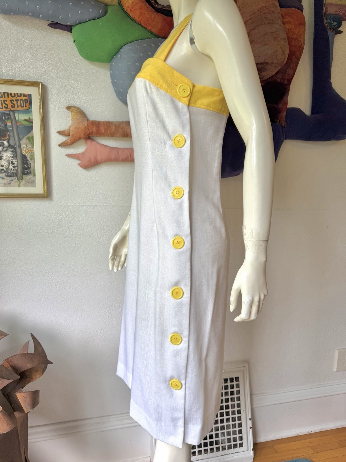 Vintage 1970s 1980s SIDE BUTTON DRESS Cotton White Yellow ‘Pedestal’ Cross Back