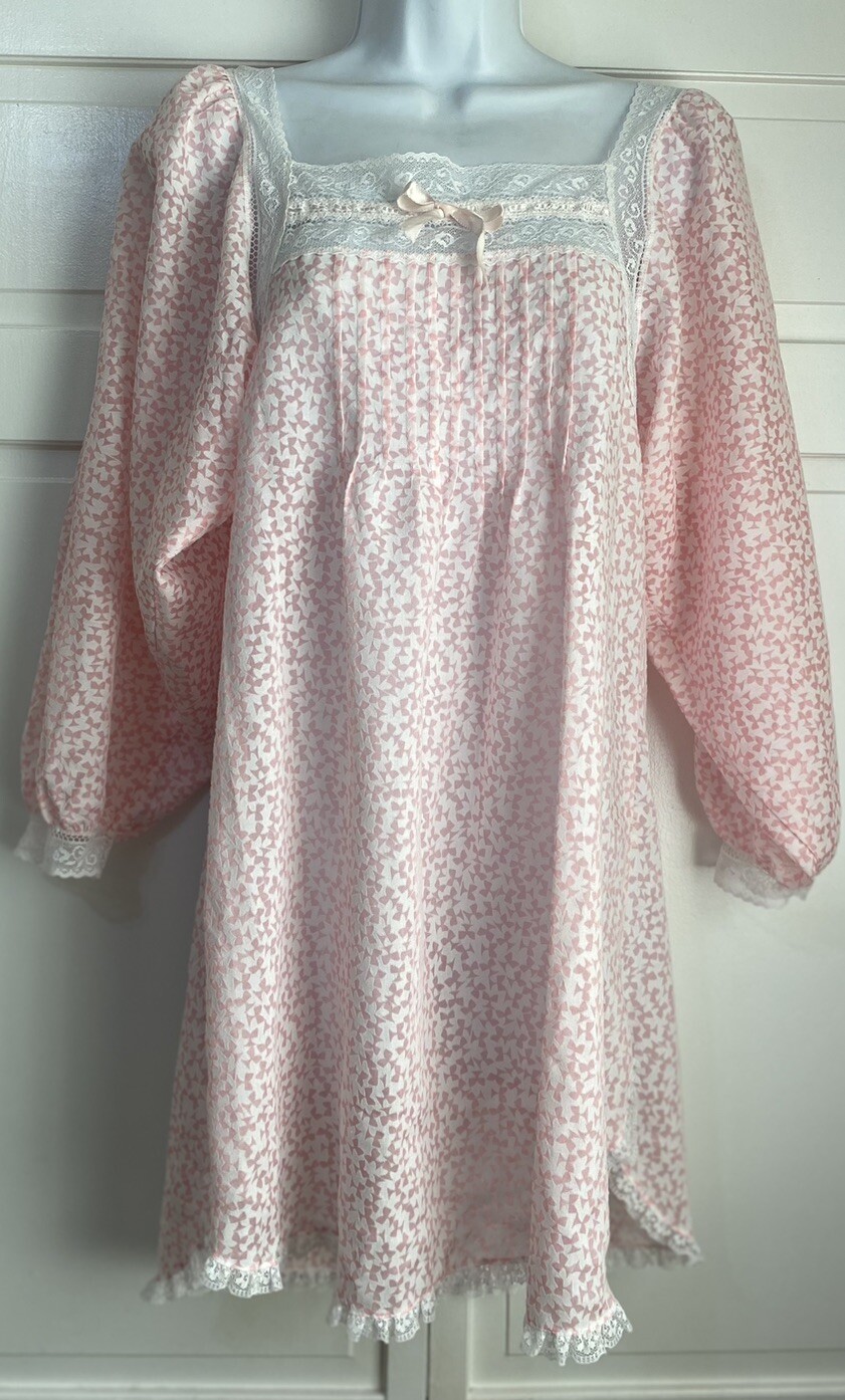 Vintage Ralph Montenero Short Pink Patterned Nightgown w/ Lace Small Cottagecore