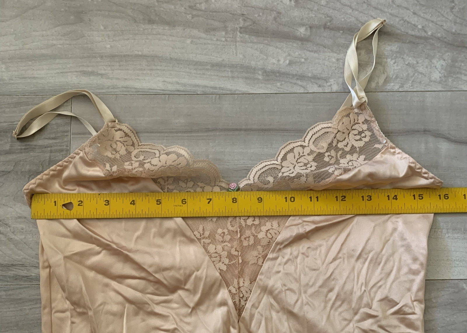 Vtg Maidenform Silky Slip Nighty Beige Nude Chantilly Lace USA UNION Small 34