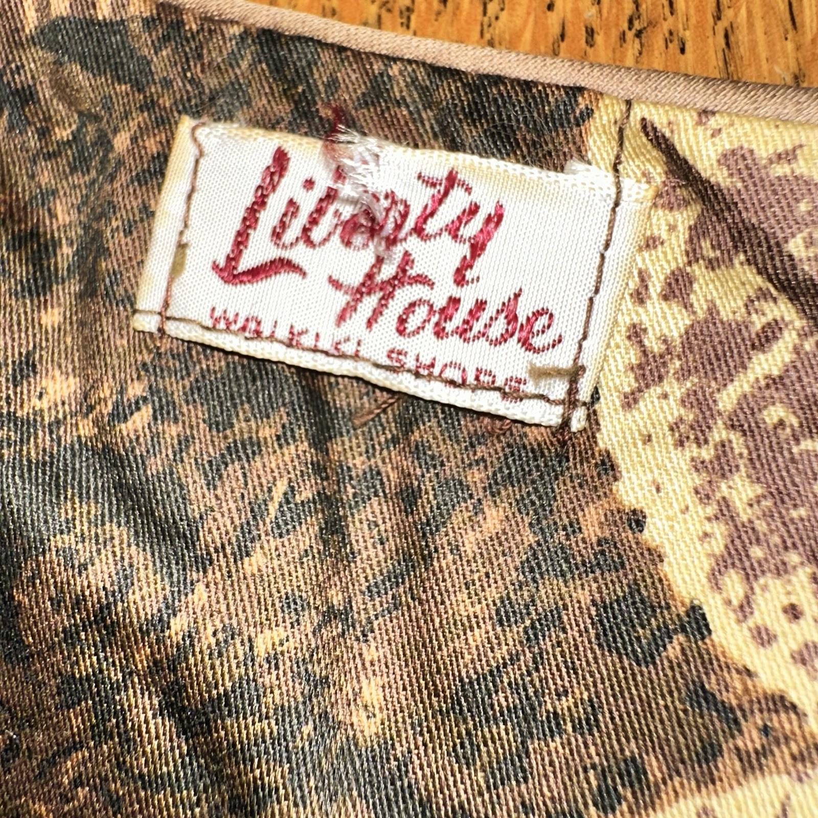 1940s Liberty House Waikiki ViBrake Hawaiian Dress Talon Zipper Tiki Barkcloth