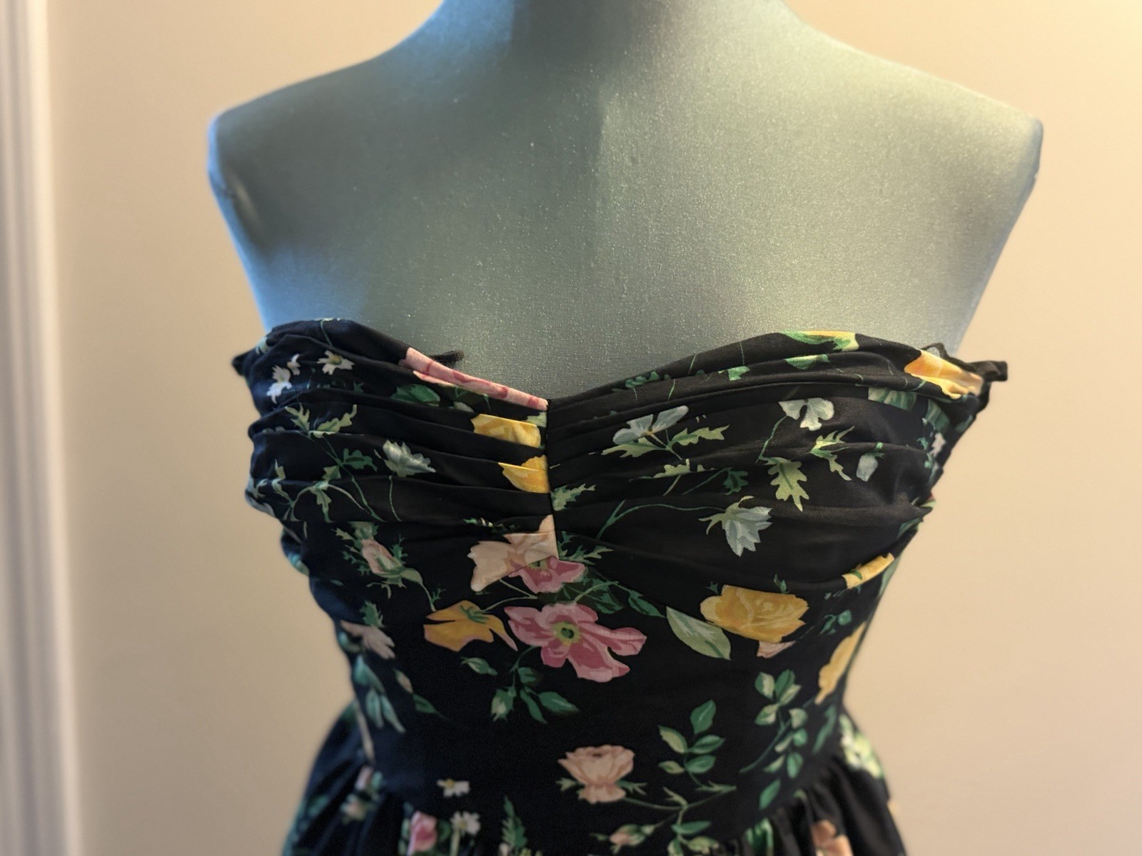 Vintage 80s Cottage Core Black Floral Prom Party Dress Gilbert-Pavell Size 4