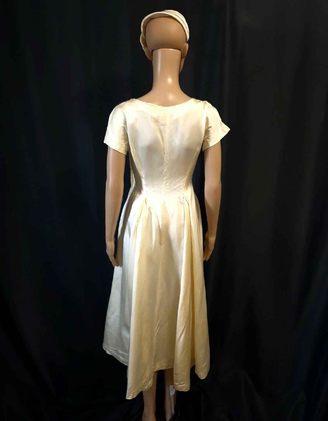 BEADED CREAM FAILLE 1950s Vintage Full Circle Skirt PARTY DRESS w/HAT – S/XS