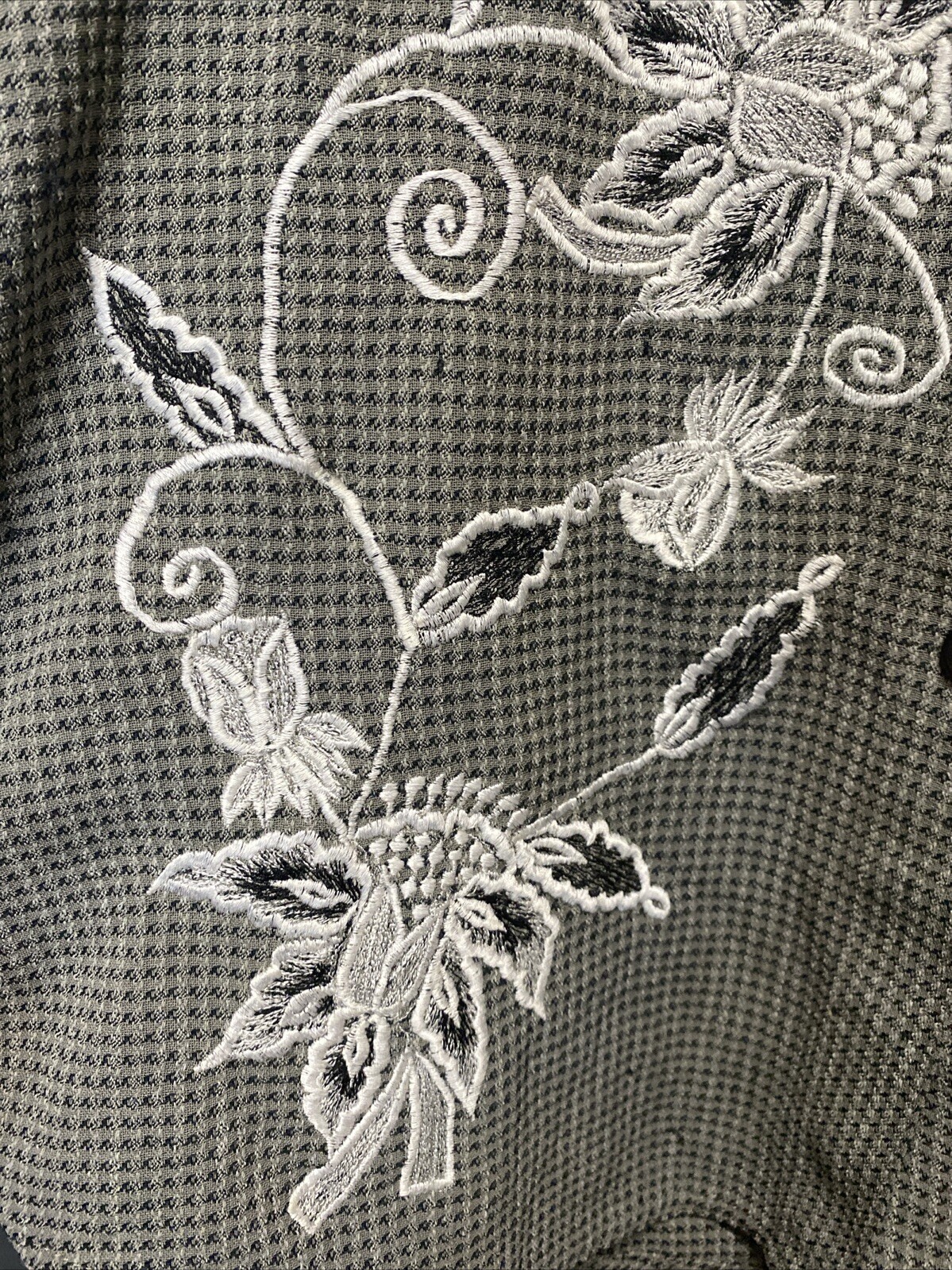 Vintage Rare Gold & Diamond Women’s Button Up White Filigree Shirt Size Large