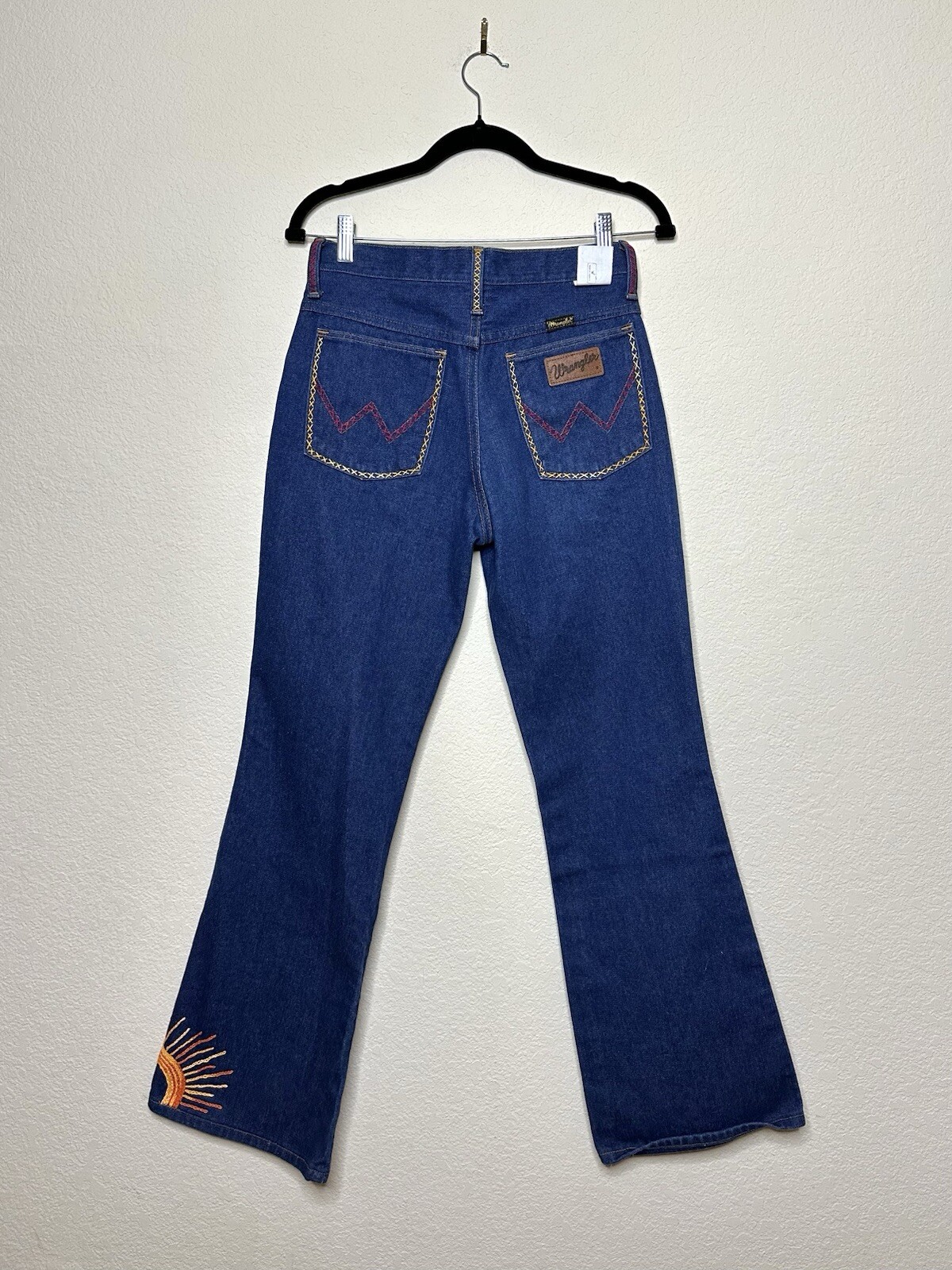 NOS 70s Vintage Hand Embroidered Wrangler No Fault Bootcut USA Denim Jeans 28×29