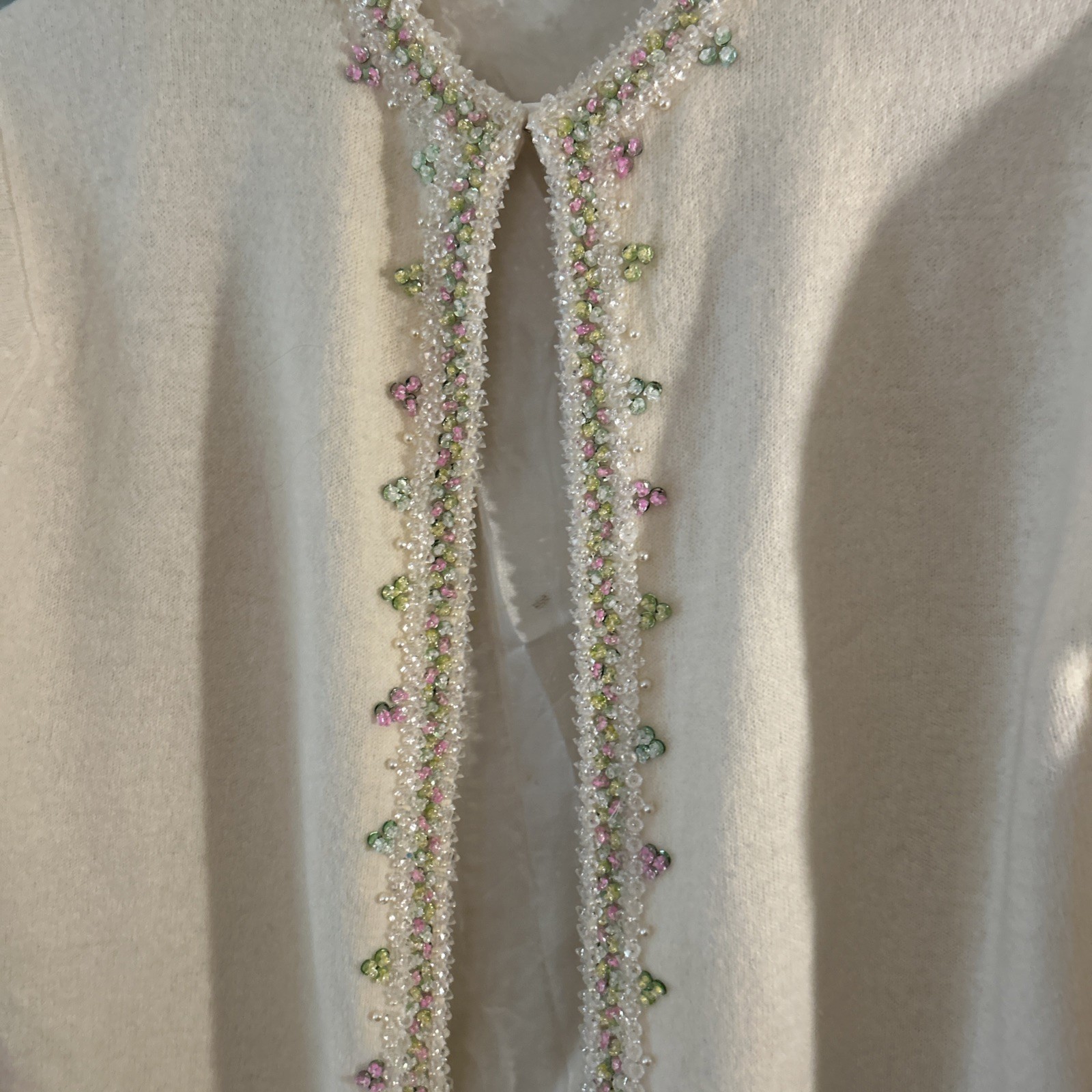 Vintage Womens Embroidered Beaded Cream Sweater Lambs Wool Angora L XL Hong Kong