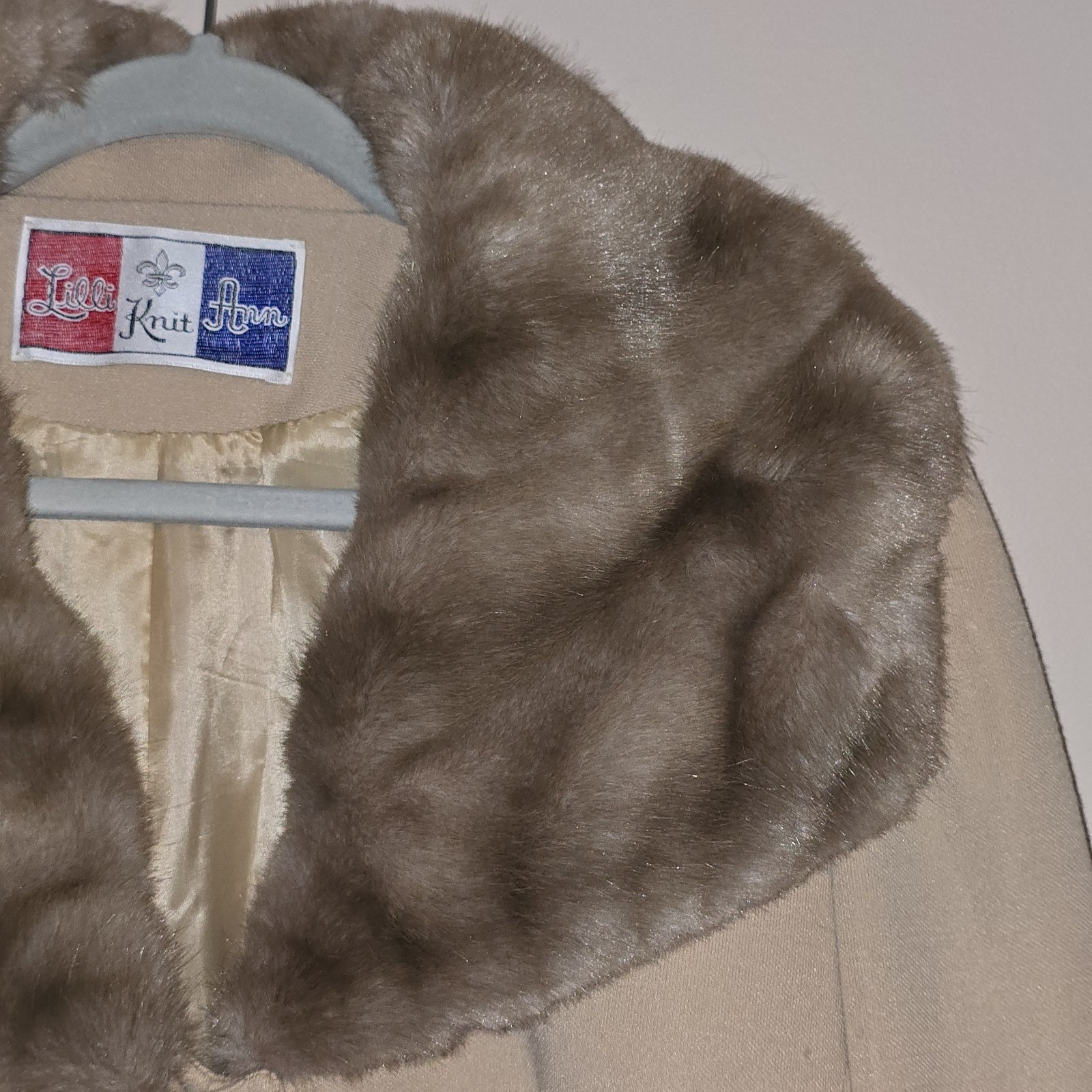 VTG 1960s Lilli Ann Tan Penny Lane 27″ Mid Coat Brown Faux Fur Trim Cuffs L 16