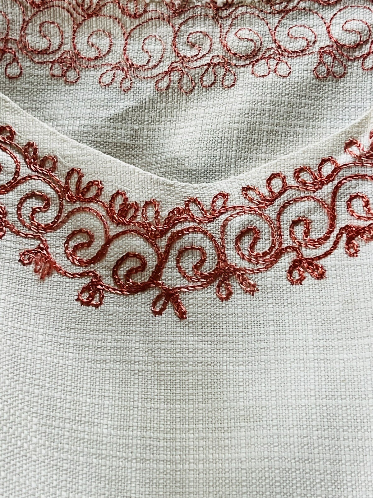 Vintage 1950’s White Linen Sleeveless Blouse Shell Embroidered Neckline M