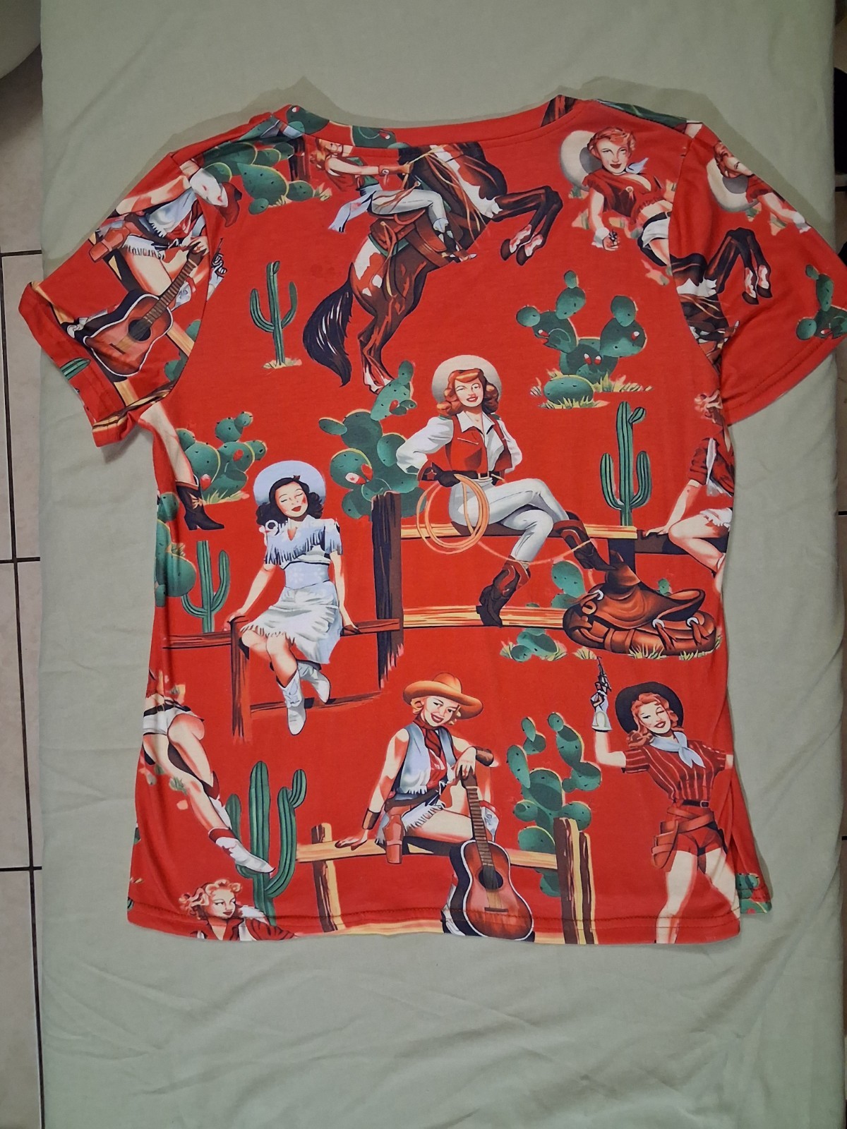 Retro Western Cowgirl Pinup V-Neck T-Shirt Women’s Red W Desert Cactus Rodeo MED