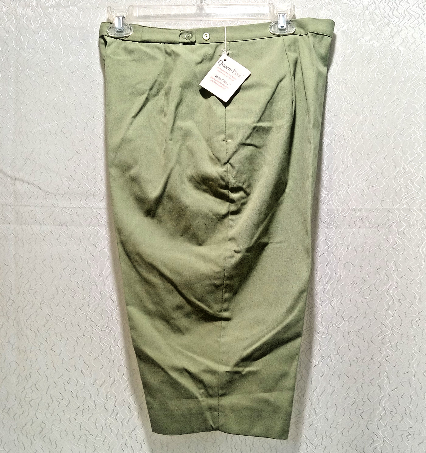 70s Queen Casuals Bermuda Shorts NWT Sage Green Clam Digger Knee Pants Capri 18