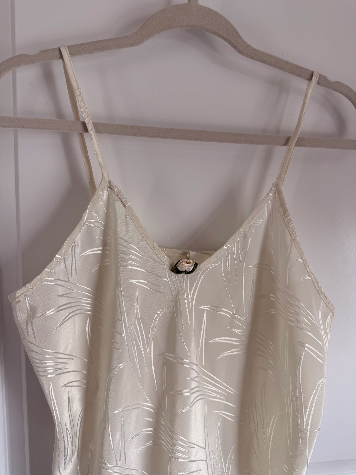 Vintage Cream Satin Jacquard Slip Dress Nightgown Ribbon Rose Chemise Medium