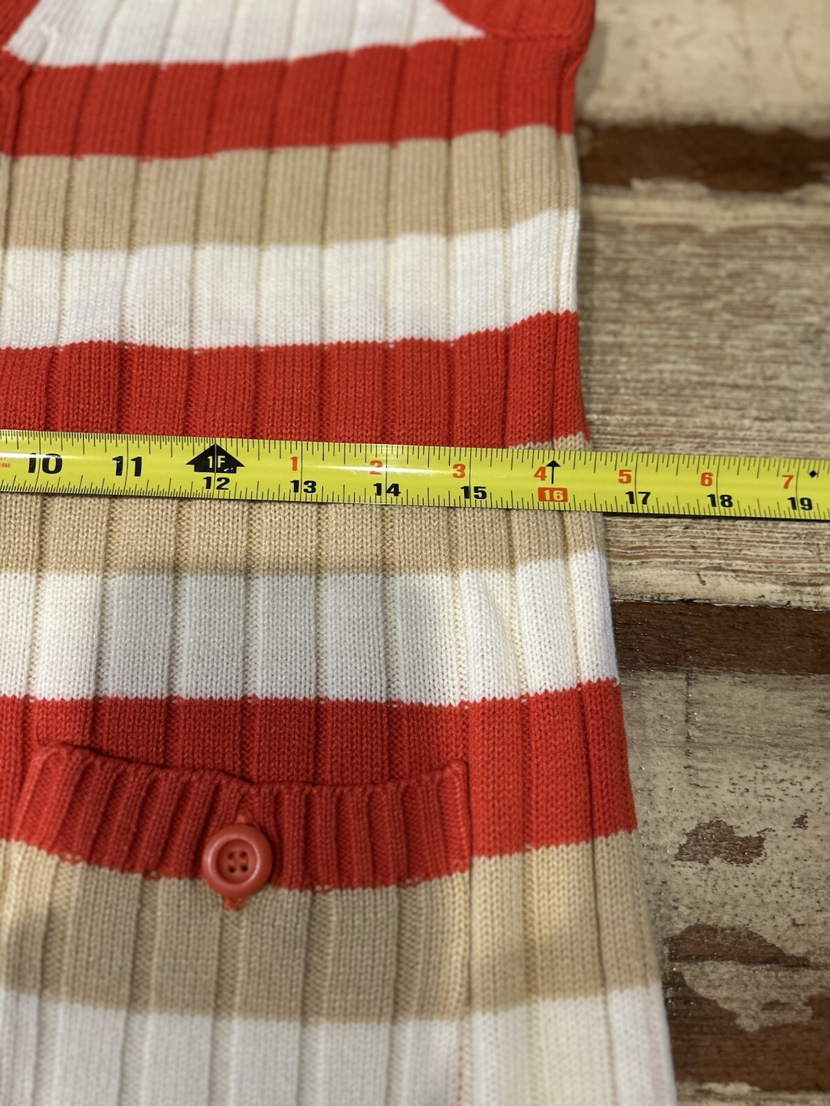 Vintage Retro Women’s Made In Taiwan Sweater Vest Great Fashion Piece size Large