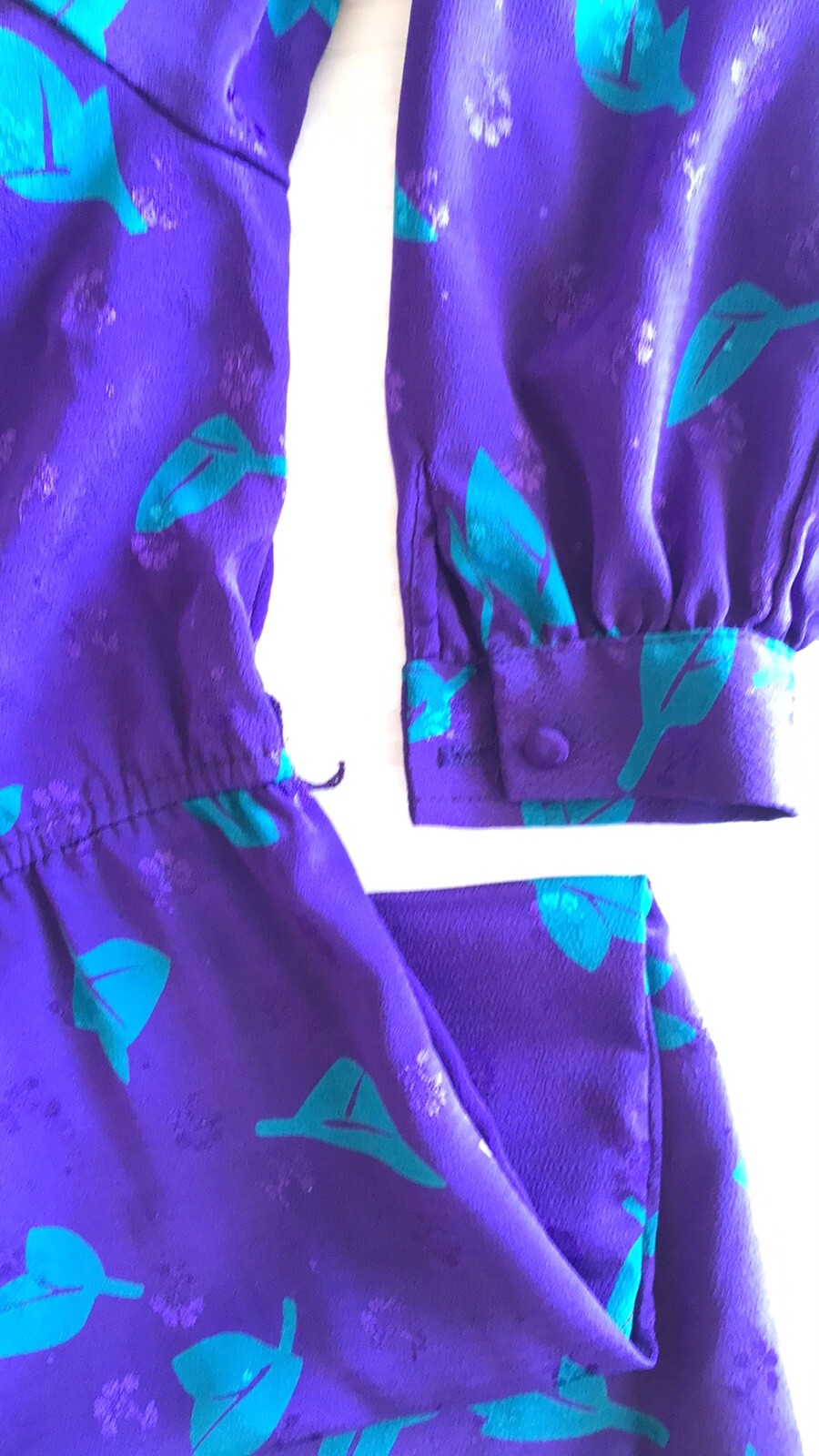 VINTAGE JT DRESS. Purple stretch knee,shoulder pads,pockets.36” Bust