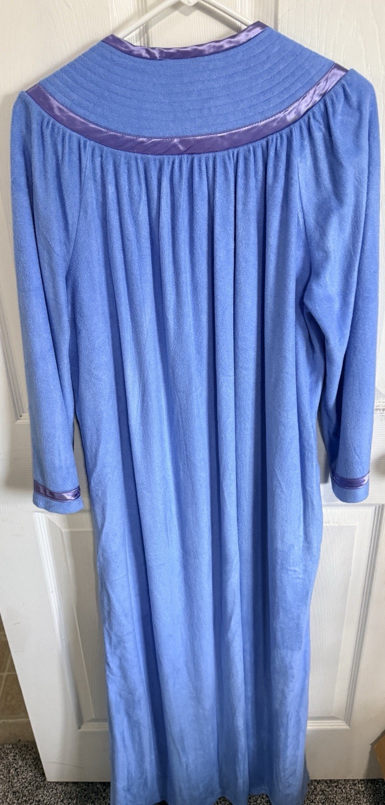 Vintage 80s Appel Baby Blue Velour Robe housecoat XL Cottage Grannycore USA