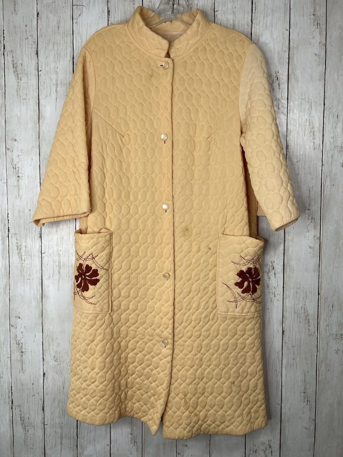 Vintage Quilted Peach Robe Embroidery Pockets No Size Button Polyester Imperfect