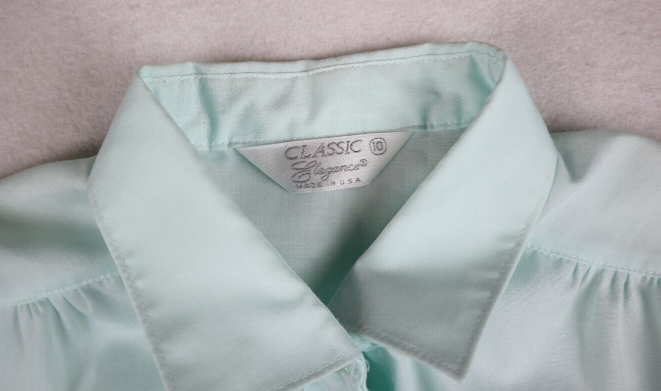 VINTAGE WOMEN’S MINT GREEN LONG SLEEVE BUTTON-UP BLOUSE – CLASSIC ELEGANCE – 10