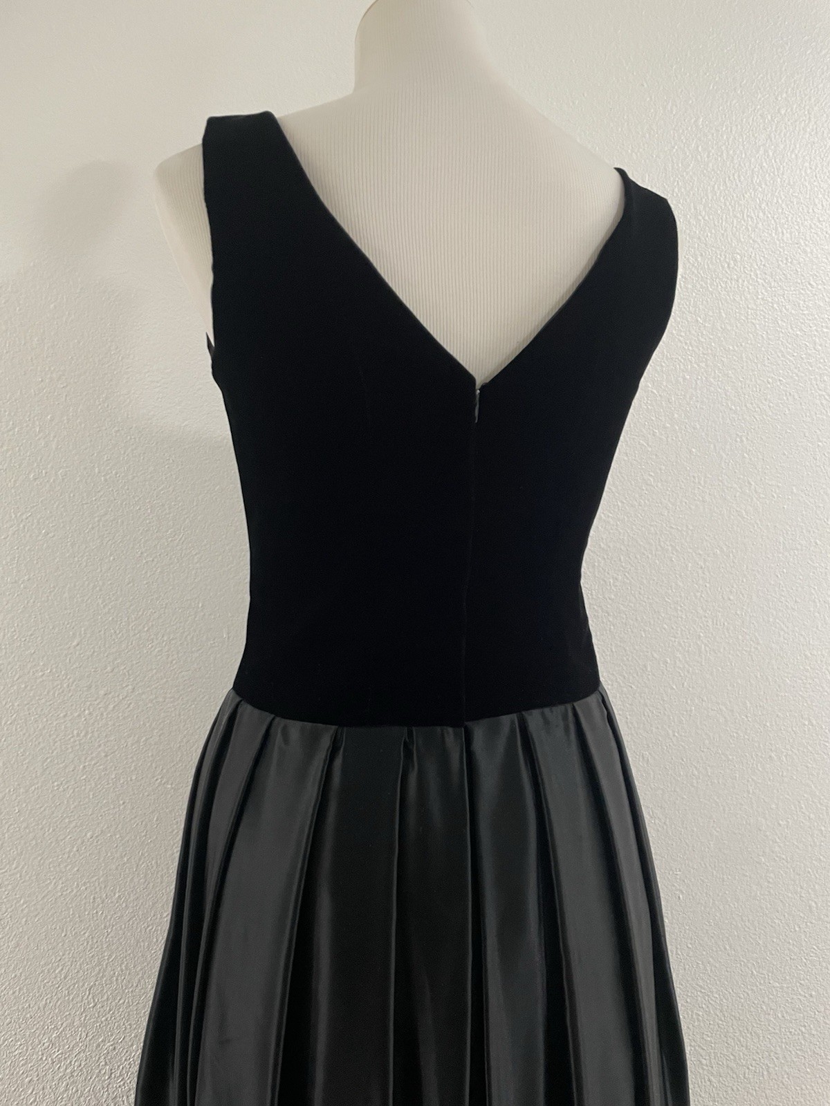 VTG 90s/Y2K Renaissance Style Satin/Velvet Black Maxi Dress Goth Prom Party Sm