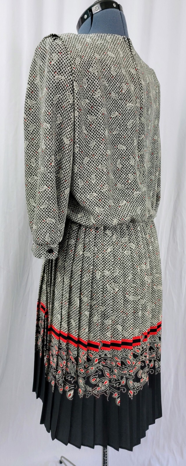 Vtg VLP Petites Cream & Black Patterned Dress w Red Acc & Border Trim Size 12