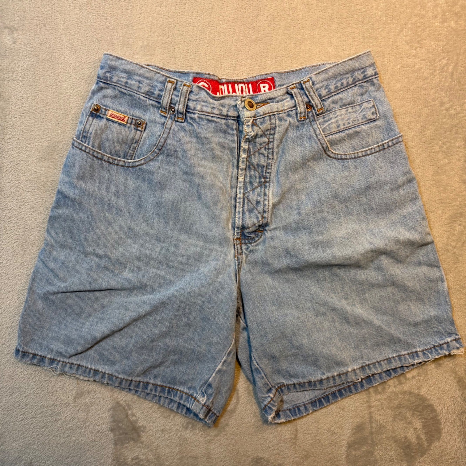Thrashed vintage 90s High Waisted Light Wash Denim Mom Shorts 7/8 100% Cotton