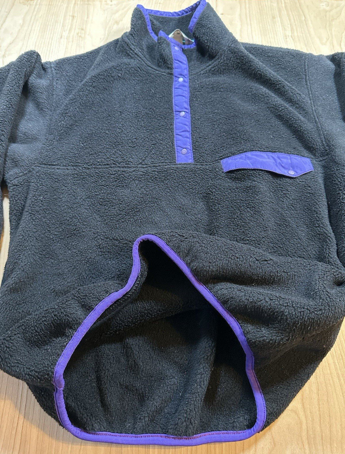 vintage 1980’s EASTERN MOUNTAIN SPORTS fleece pullover BLACK womans purple MED