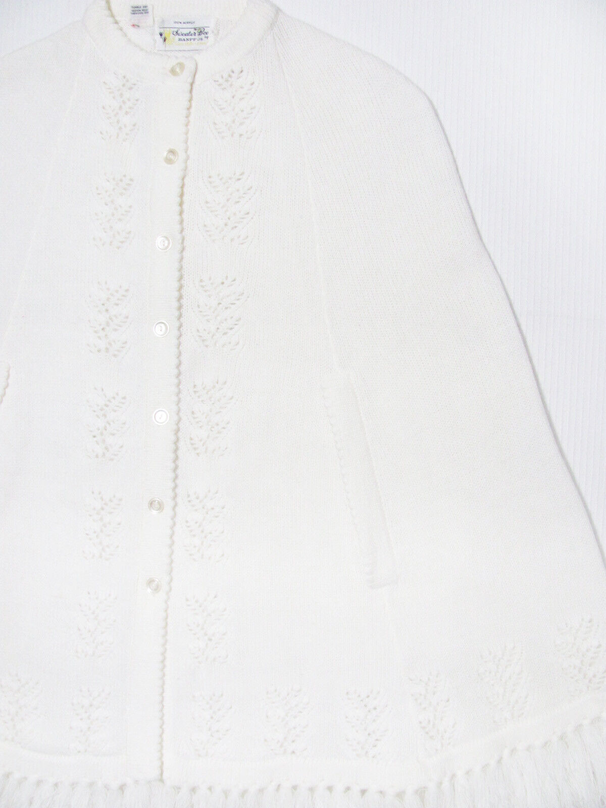vintage WHITE FRINGE SWEATER BEE CAPE 60s Cardigan Button Shawl Wrap Poncho M/L