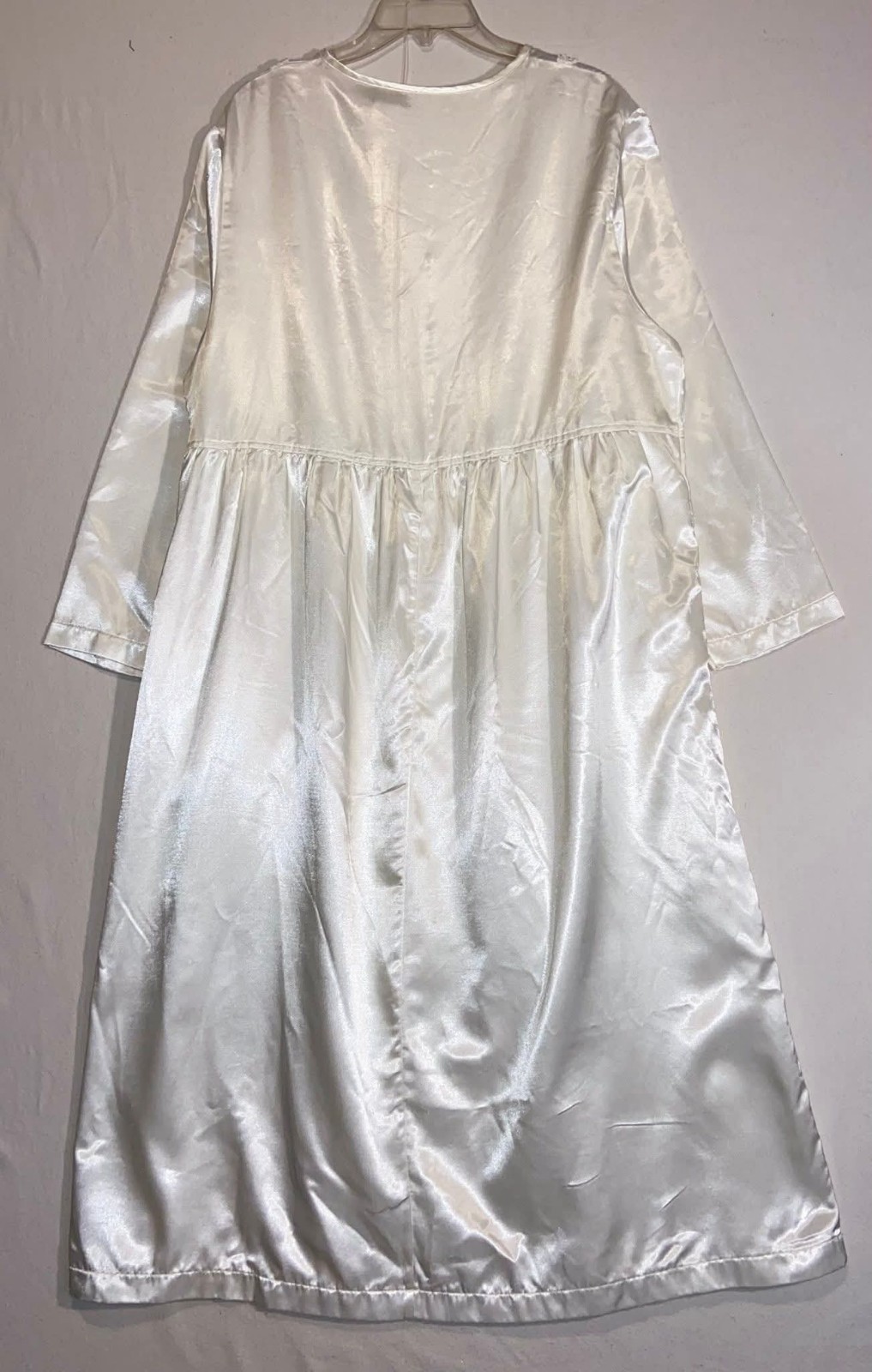 Vintage Delicates Long Sleeves White Silky Nightgown Floral Embroidered Buttons