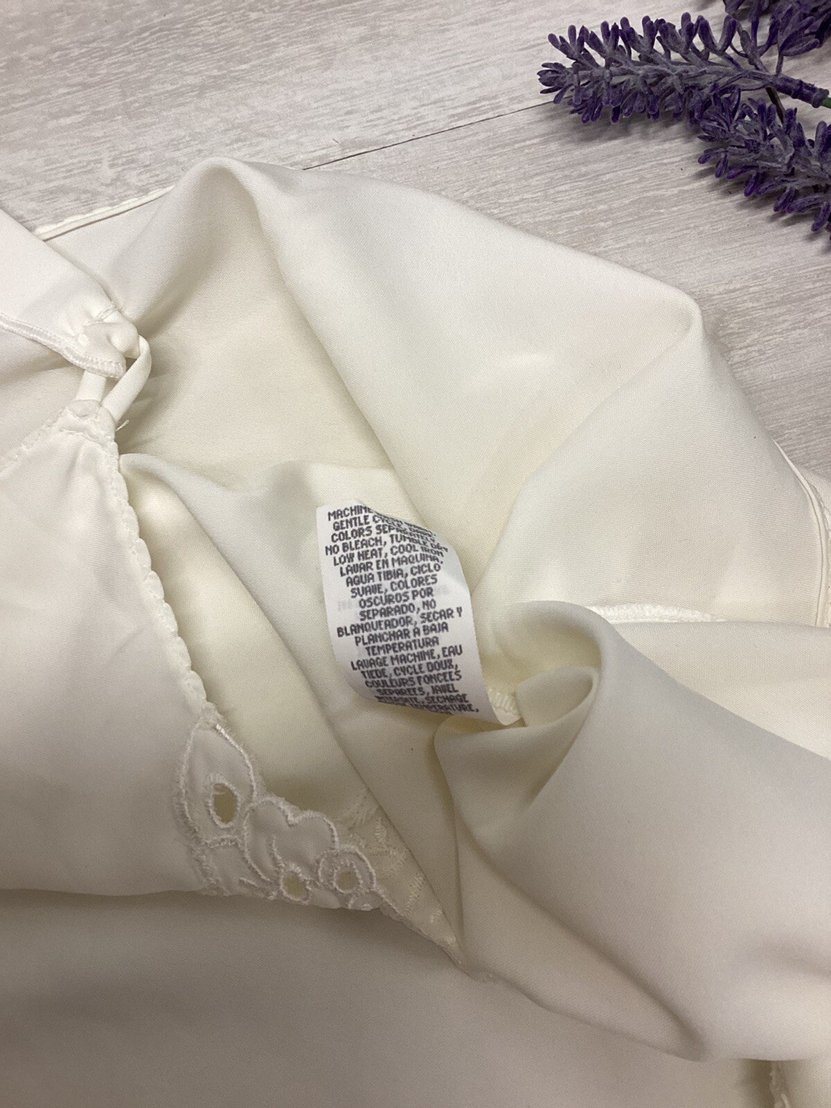 VINTAGE VANITY FAIR LONG IVORY SLIP DRESS STYLE 10-631 SIZE 32 32″/38 CLASSIC US
