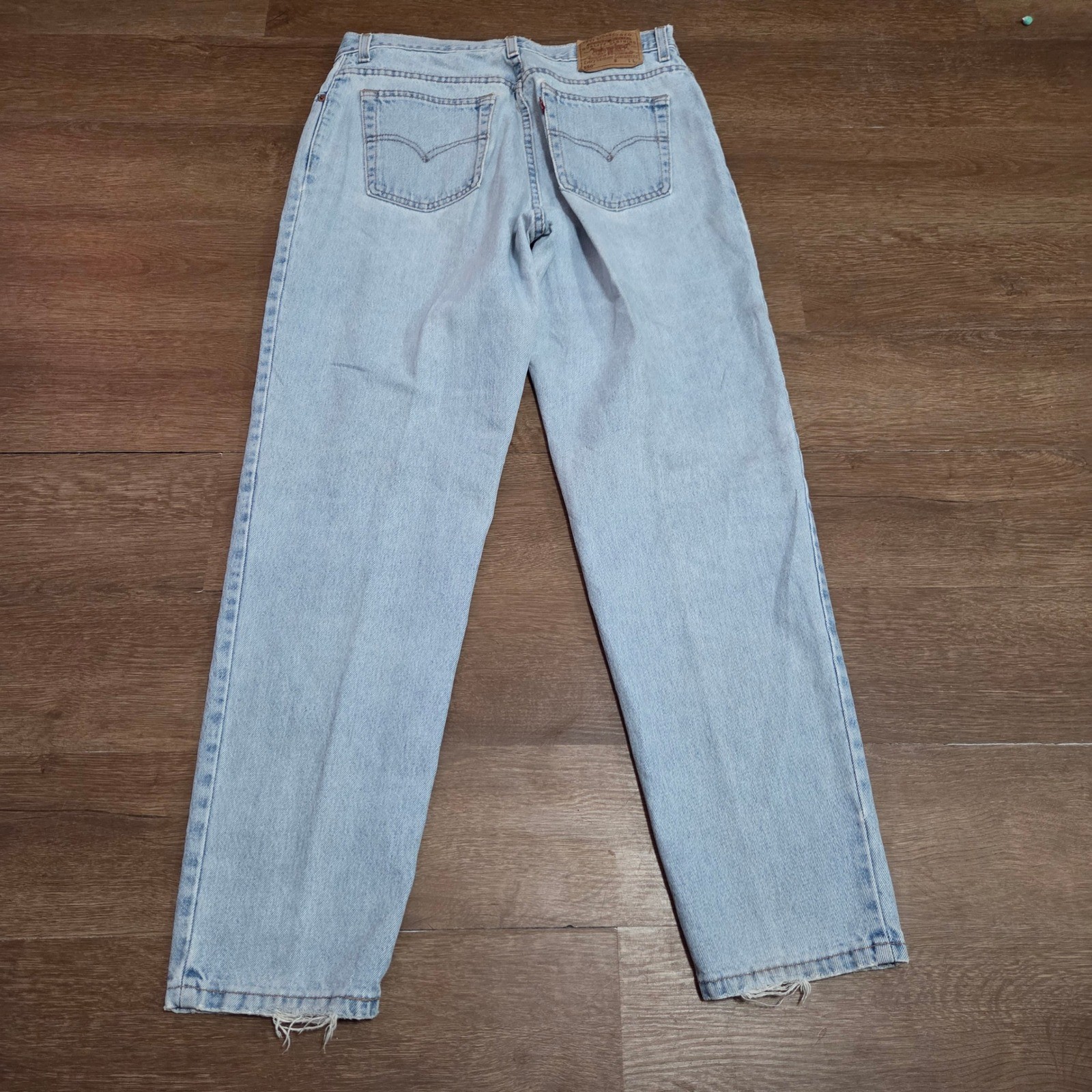 Vintage y2k Levis 550 Relaxed Fit Tapered Leg Jeans Light Wash Made in USA 16L
