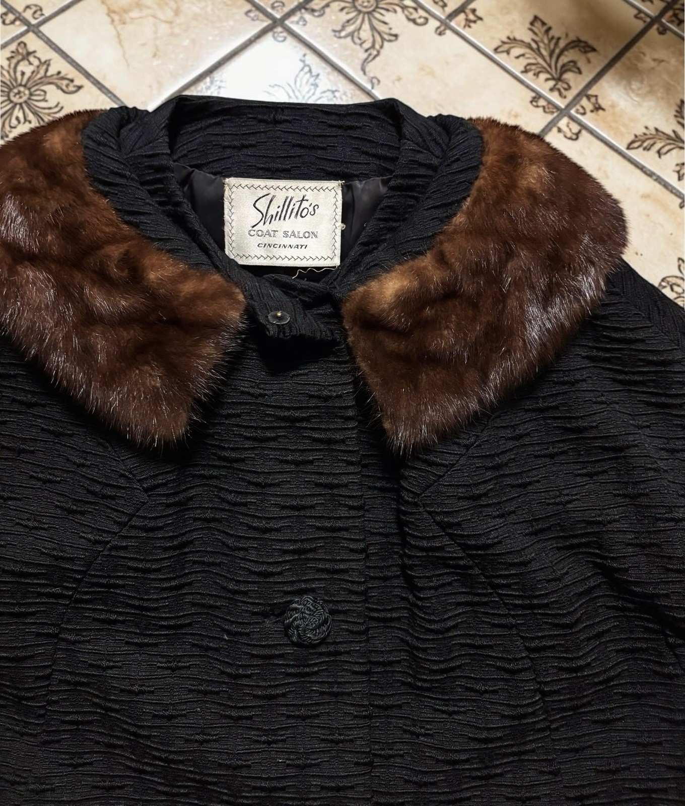 1960s Shillito’s Coat Salon Vintage Women’s Fur Collar Coat Monsieur Jacques