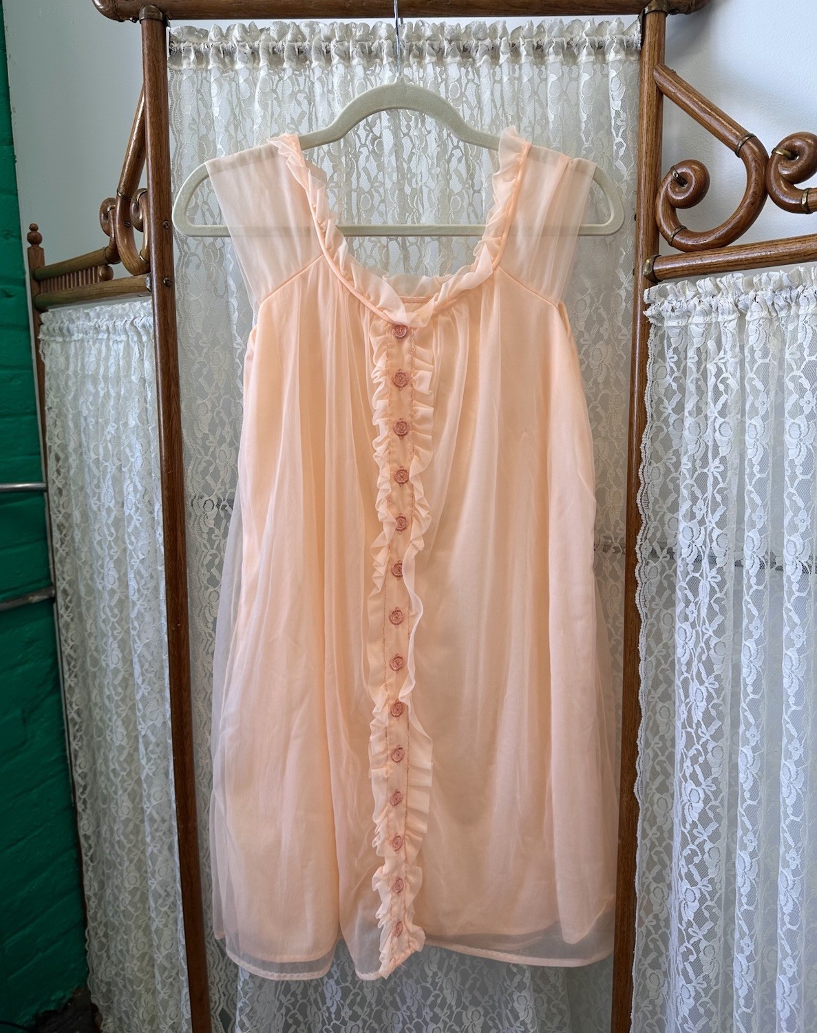 Vintage 1960s Peach Babydoll Nightgown Sabrina Carpenter Style Medium