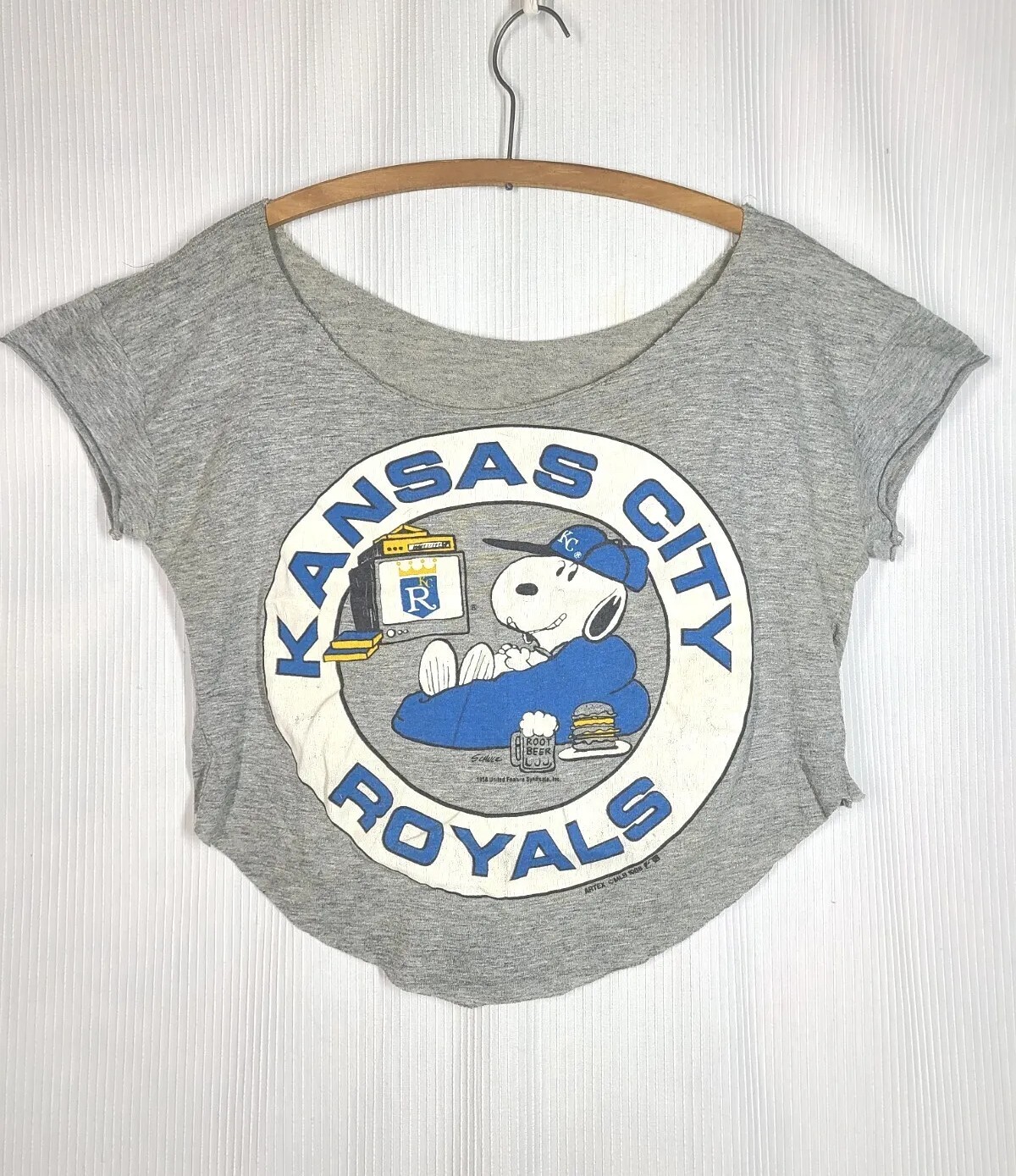 Vtg Peanuts Snoopy Tshirt Kansas City Royals TV 1988 Artex MLB Altered Crop 80s