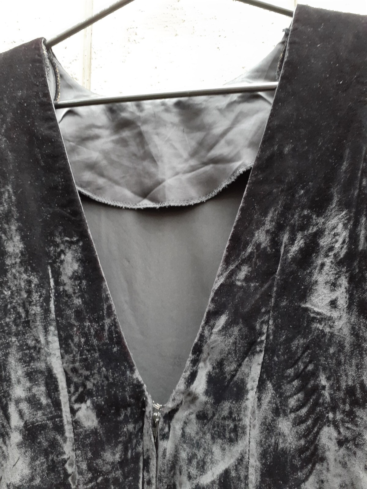Vtg Nu-Mode Toronto Black Velvet Mini Dress Deep V Back Shoulder Pads XS Ruffled