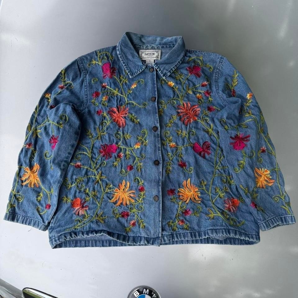 Vintage 90s hippie grandma core Tantrums Embroidered denim jacket floral boho