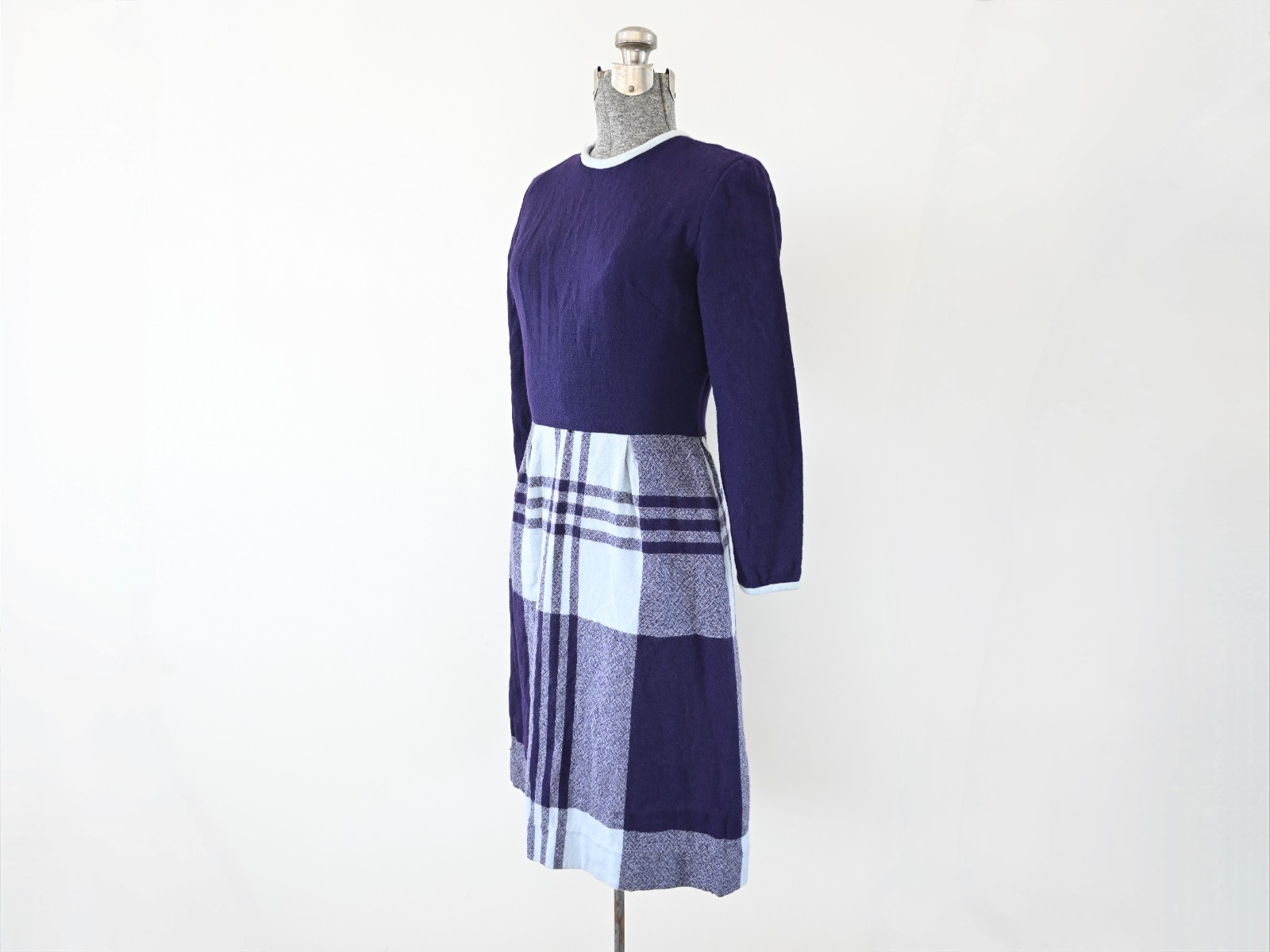 1960s Gay Gibson Fitted Long Sleeve Purple & Pale Blue Plaid Dress
