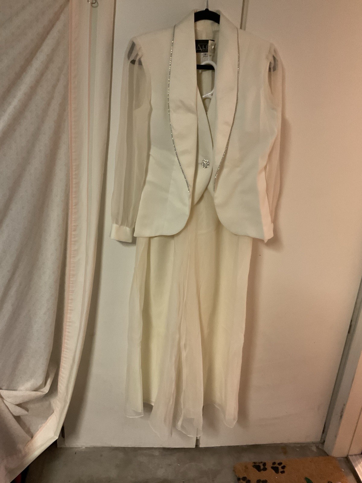 Vintage 80S/90S Cream Two-Piece Formal Pant Suit Tailored With Rhinestones S-4
