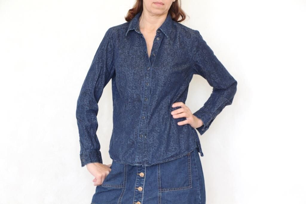 Y2K Dark blue women’s shirt, Vintage long sleeve snap up blouse, Size M