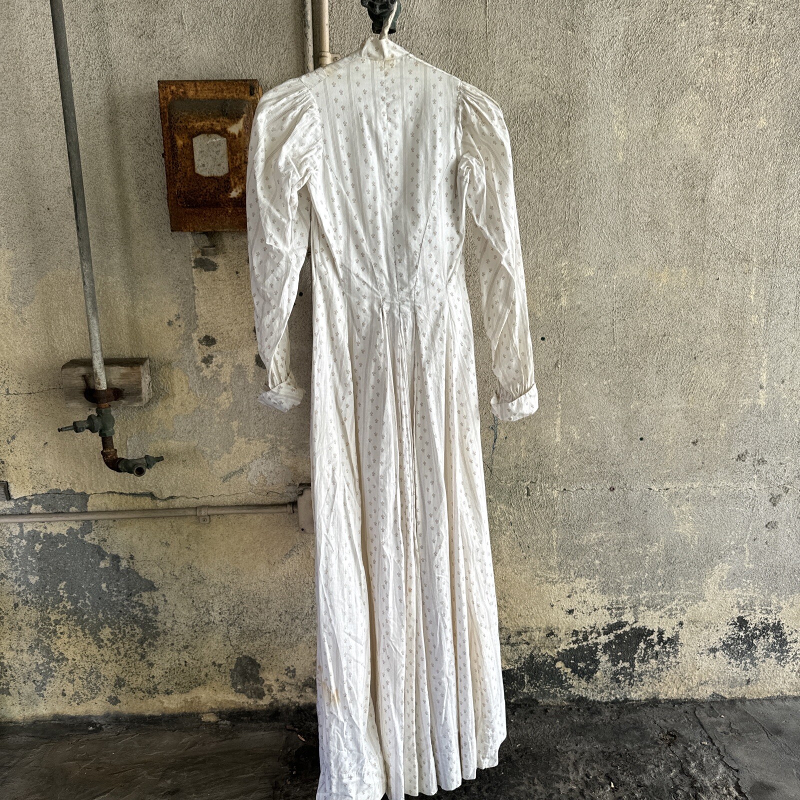 Antique Victorian White & Pink Calico Print Cotton Dress Mother of Pearl Vintage