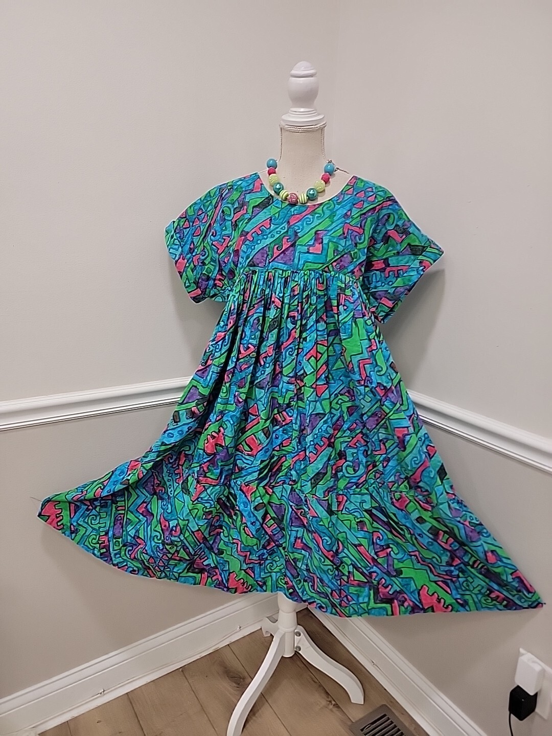 Vintage Psychedelic Tropical Hawaiian Ruffled Hem Mumu Dress—Size S/M