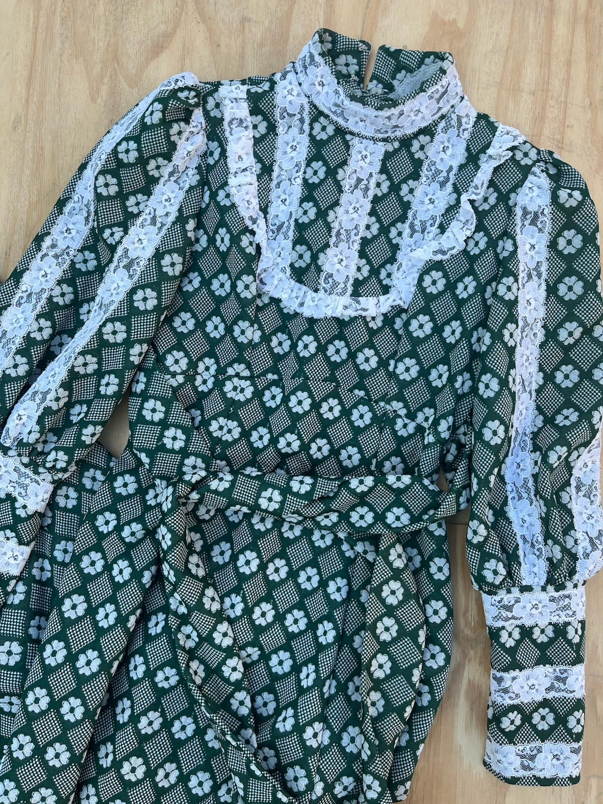 Vintage 70s Prairie Maxi Dress Green Floral Lace Trim Boho Cottagecore Victorian