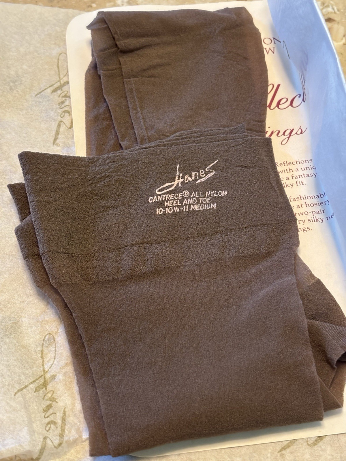 1 Pair Vintage Old Stock Hanes Cantrece II Heel & Toe Stockings 220 Town Taupe